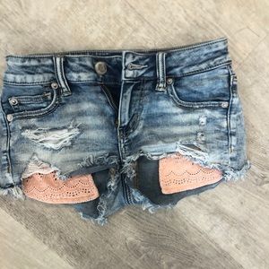 Jean shorts with accent pockets